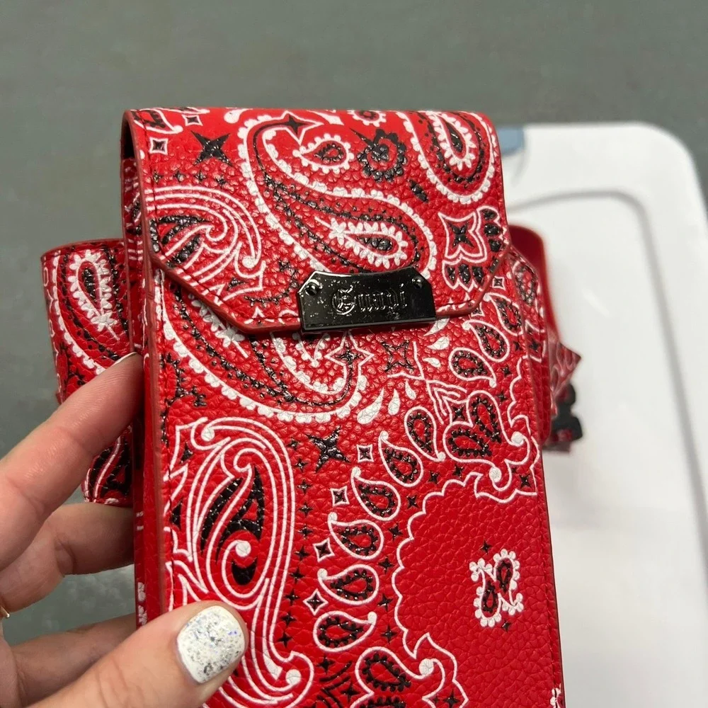 Guapi Phone Crossbody Bag Womens Red Paisley Print Small‎ Purse Strap NWOT